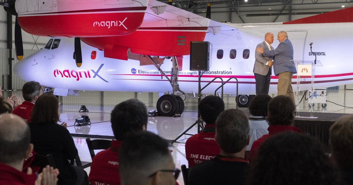 MagniX Unveils Hybrid Plane in Seattle, Pioneering Electric Aviation