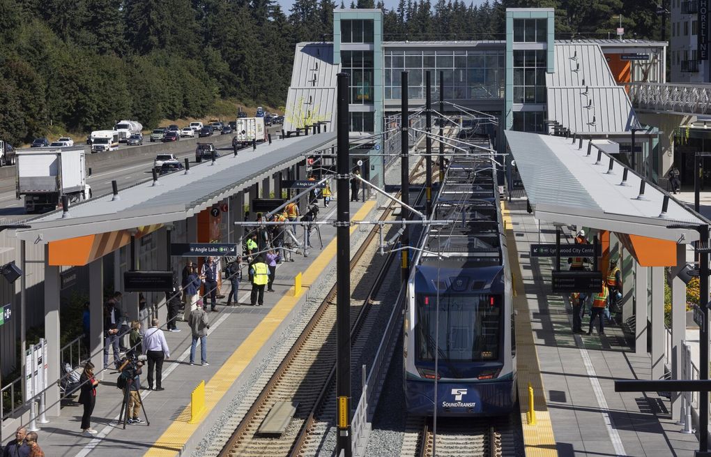 Video: What it’s like to ride the new Lynnwood light rail train | The Seattle Times