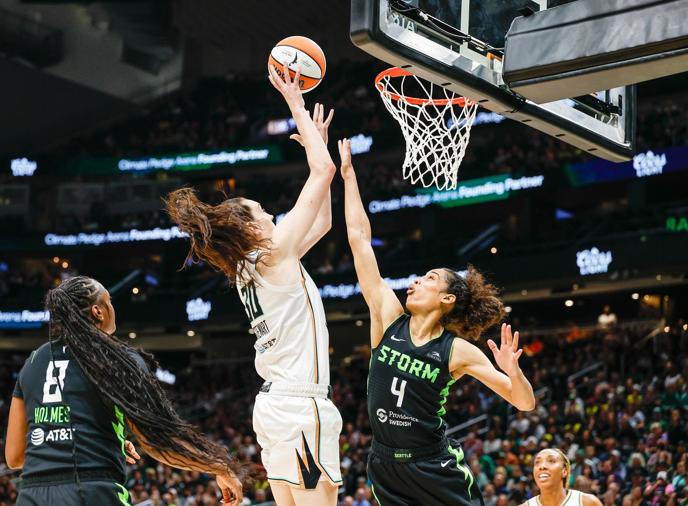 Breanna stewart dunk online