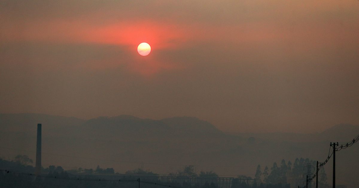 Incendios forestales en el sur de Brasil dejan 2 muertos y dejan decenas de ciudades en alerta máxima