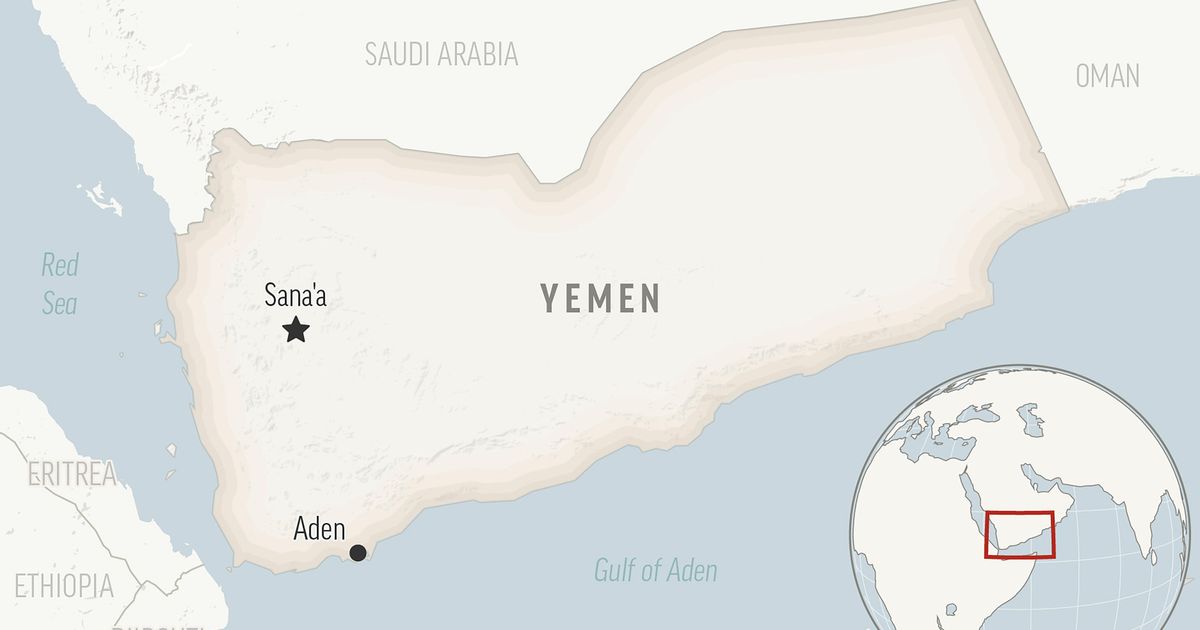 Un supuesto ataque de los rebeldes hutíes de Yemen tiene como objetivo un barco en el sur del Mar Rojo, según las autoridades