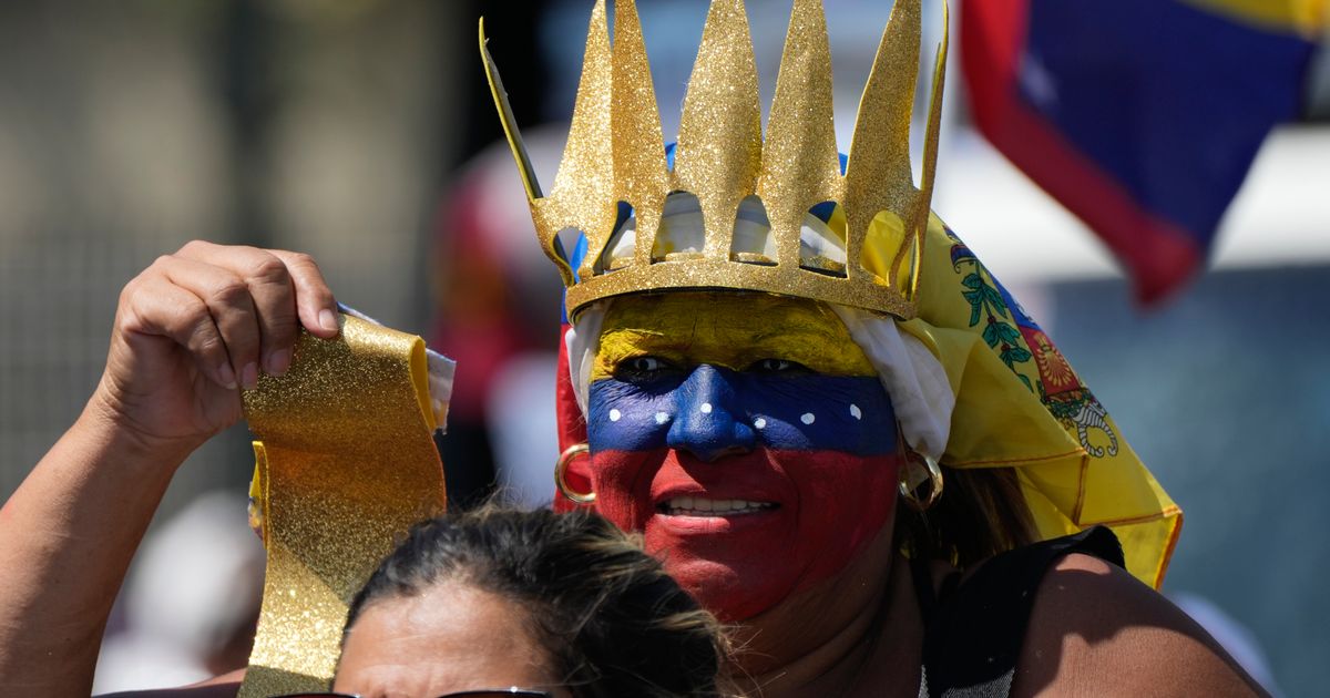 Venezolanos en Caracas y el mundo se manifiestan para defender triunfo de oposición