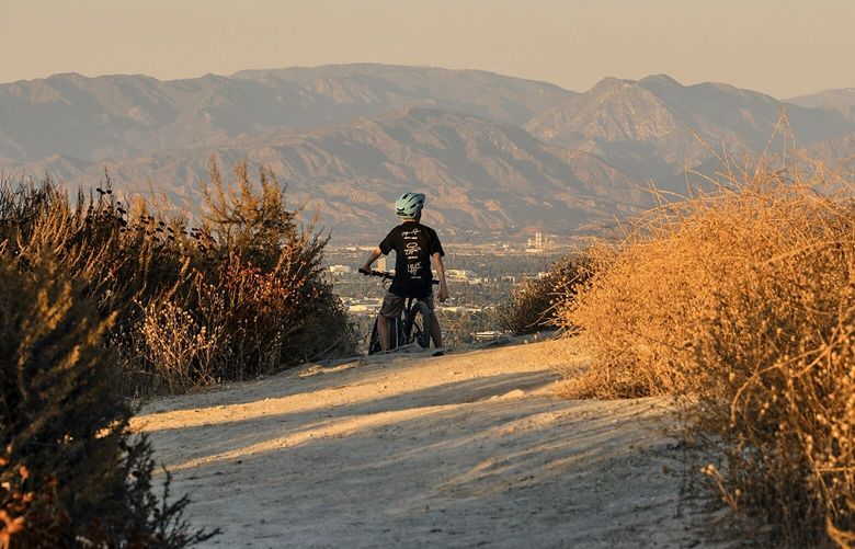 The hot sun shines on a trail in Woodland Hills, Calif., on Sept. 4, 2024. Temperatures in the region were forecast to remain high into the weekend, with more than 31 million people under excessive heat warnings. (Philip Cheung/The New York Times) XNYT0873 XNYT0873