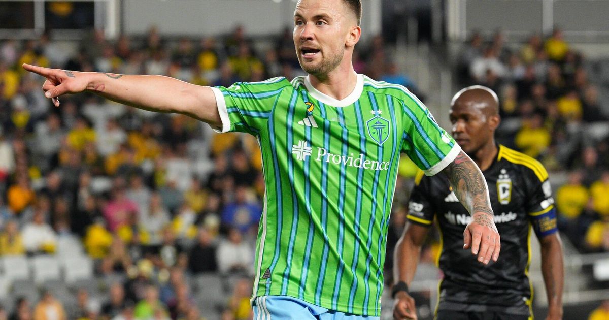 Albert Rusnák nets first career hat trick in Sounders’ rout of Crew