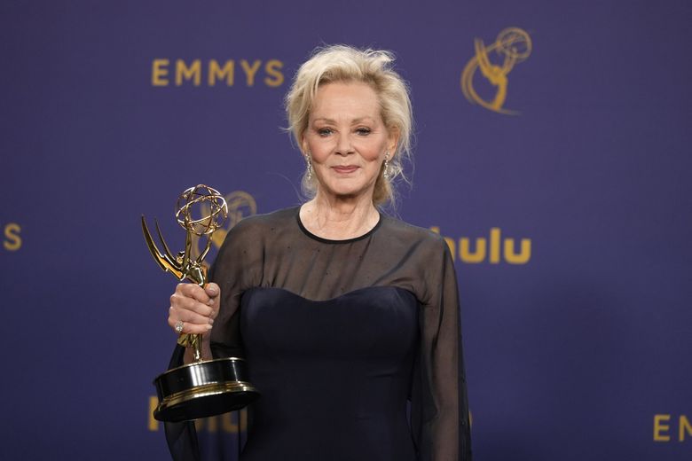 Actress Jean Smart 60 Photos - Moonagedaydream.film
