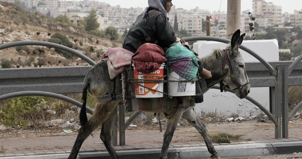 Últimas noticias sobre la guerra entre Israel y Hamás: Explotan buscapersonas en Líbano y partes de Siria