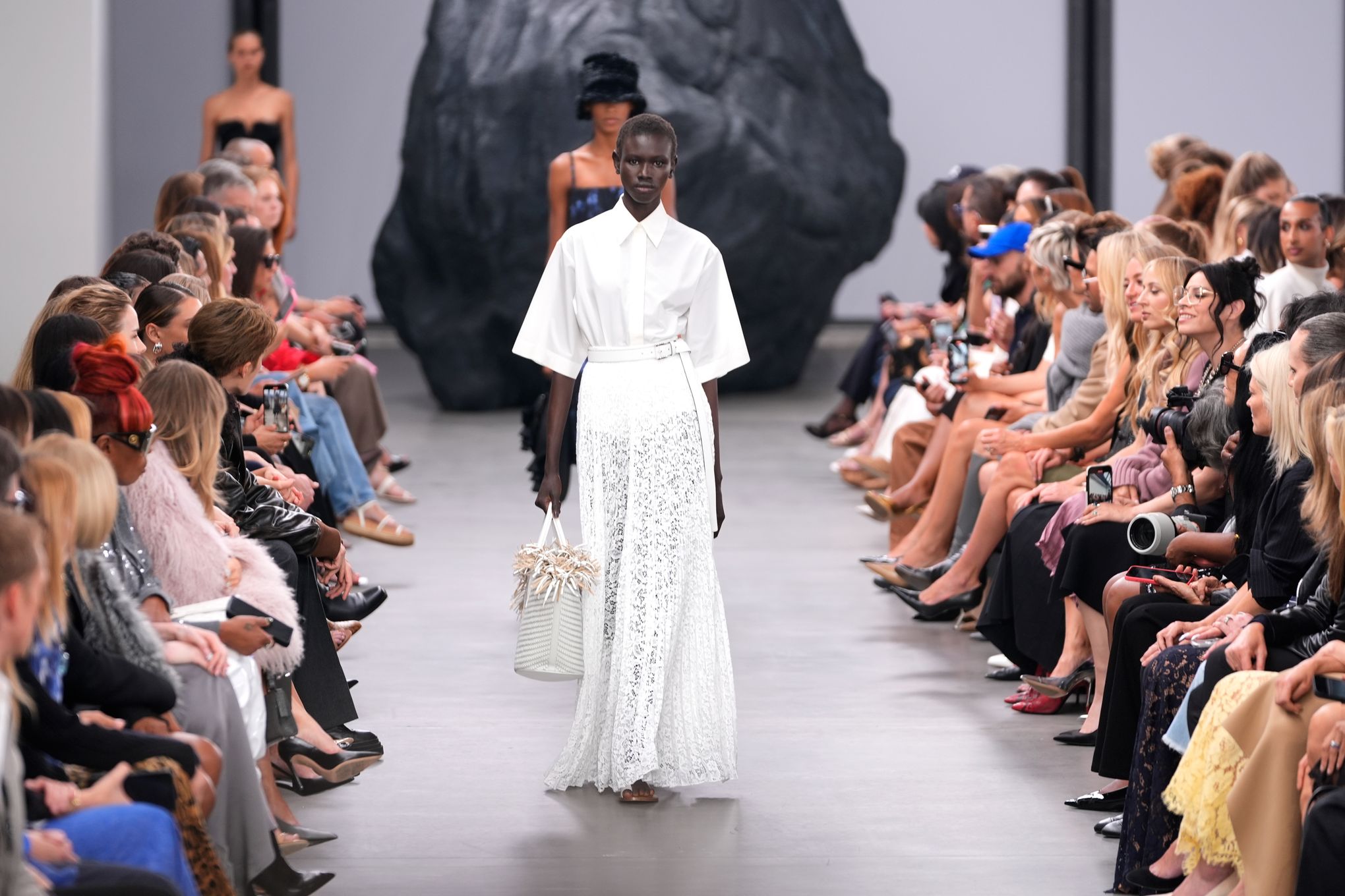 ITALIAN LEATHER WOMENS BELT - MICHAEL KORS COLLECTION RUNWAY Michael Kors RTW Fall 2023 main image 3
