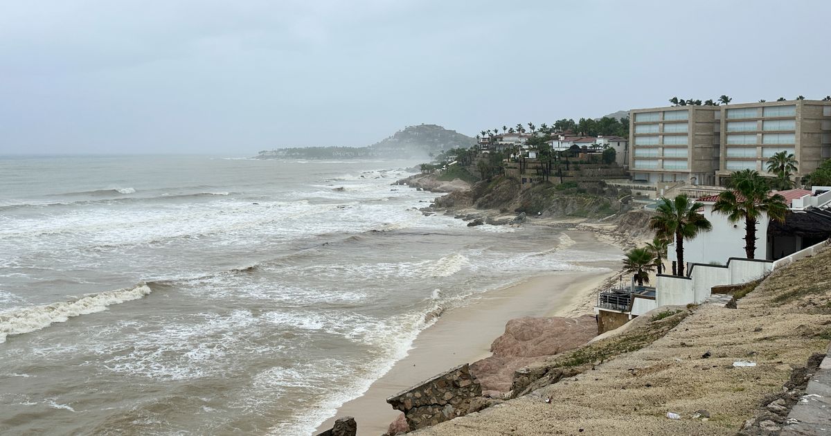 Tropical Storm Ileana heads toward Los Cabos resorts bringing heavy rains