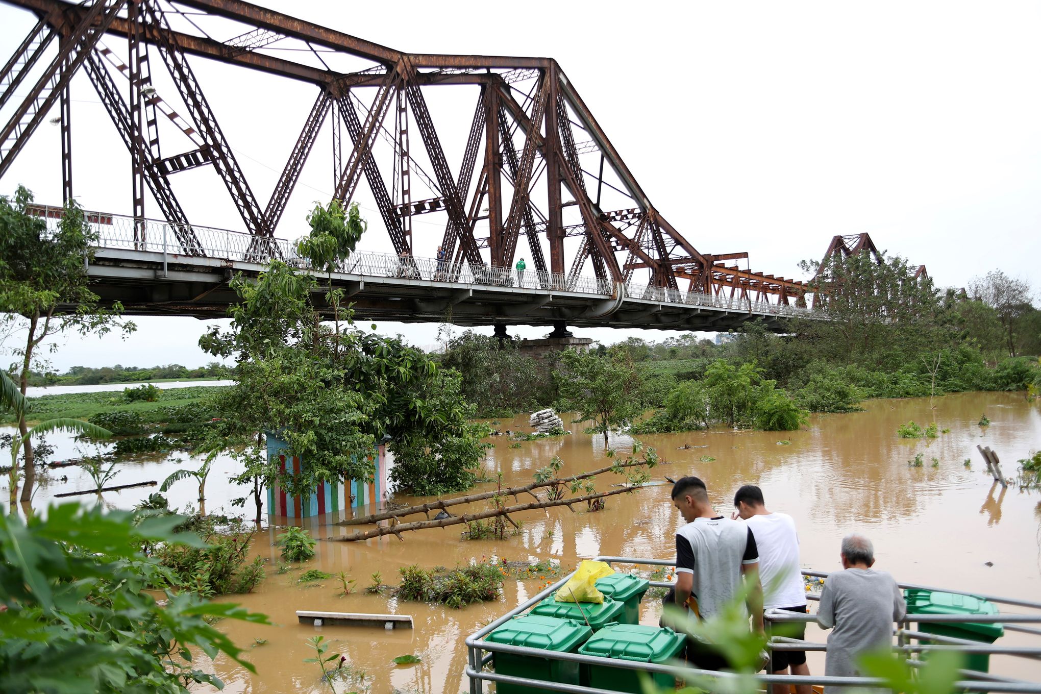 Death toll from Typhoon Yagi rises to 87 in Vietnam. Dozens remain 