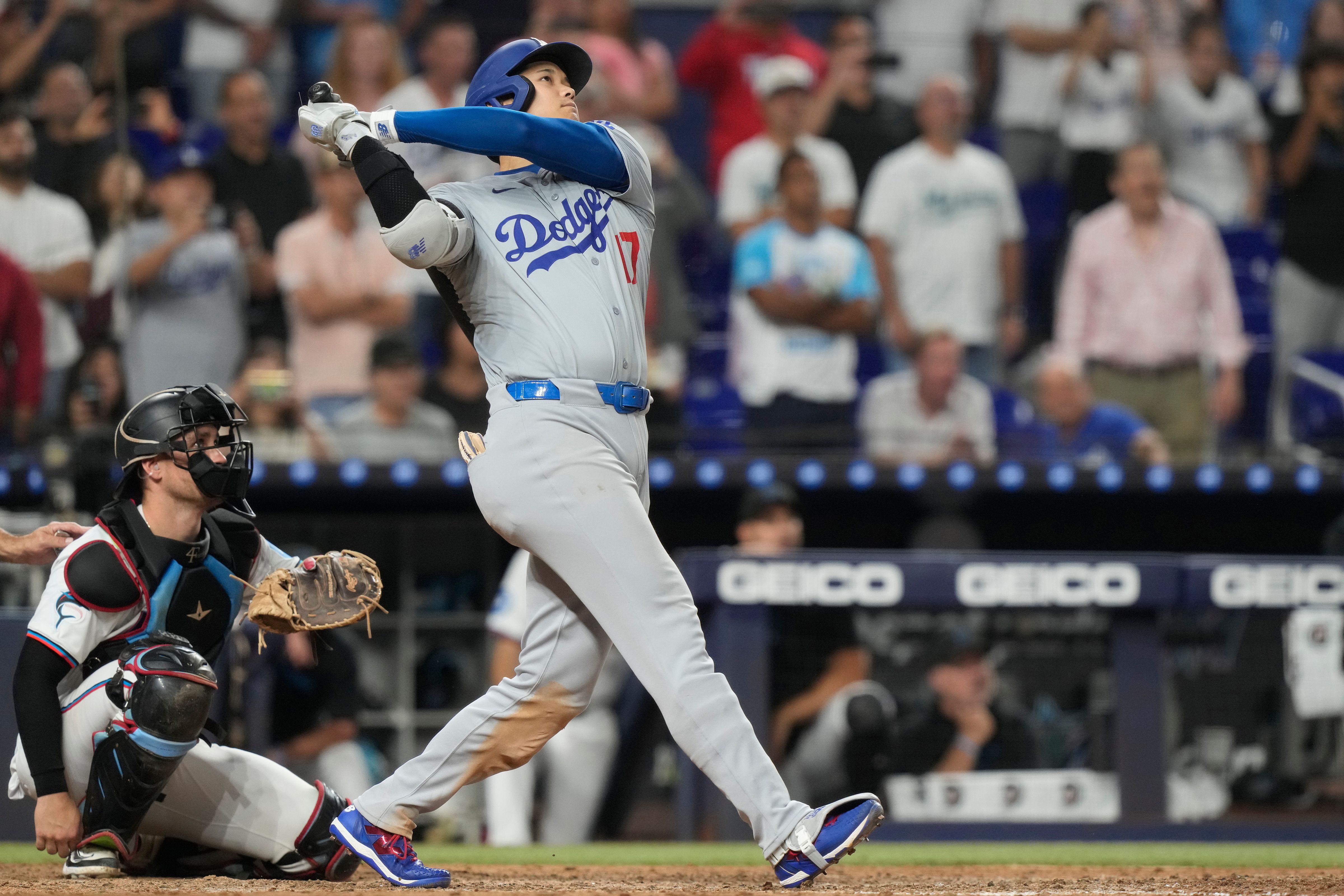 大谷翔平50-50HomeRuns stolenBases Shohei Ohtani's 50th homer and 50th stolen base | 09/19/2024