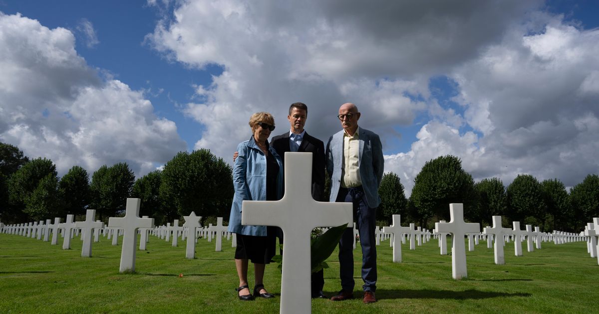 Los holandeses adoptan tumbas de guerra estadounidenses para albergar recuerdos de la liberación del país hace 80 años