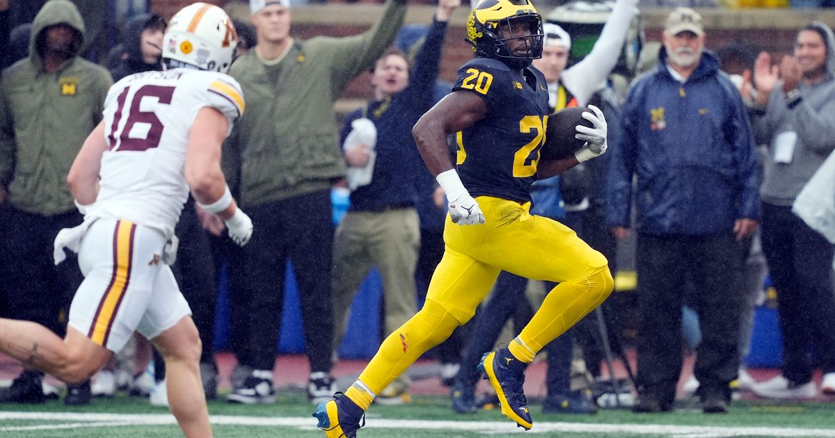 No. 12 Michigan holds off Minnesota in 4th quarter to win 2724 and