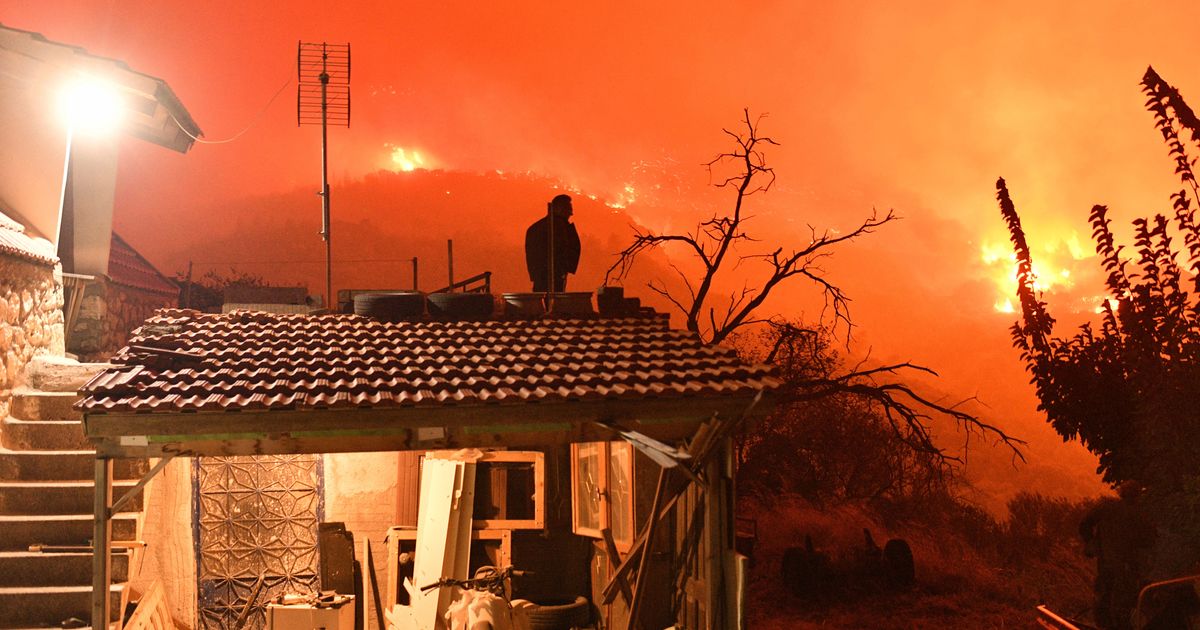 Un incendio forestal en el sur de Grecia deja dos muertos