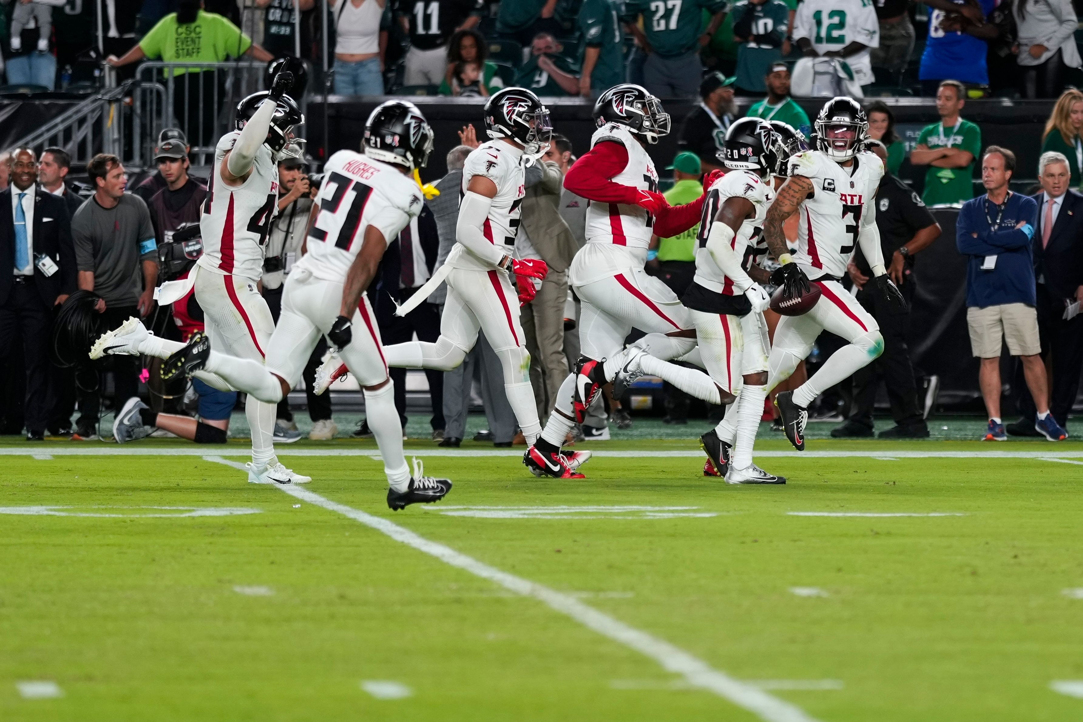 DAKS LONDON ダックス　ダウン レース Cousins caps winning drive with TD pass to London as Falcons rally