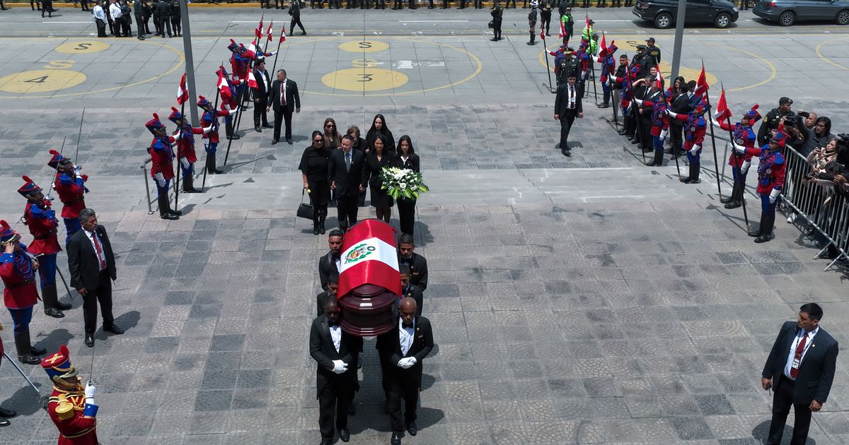 Perú declara 3 días de duelo nacional por muerte del expresidente Alberto Fujimori