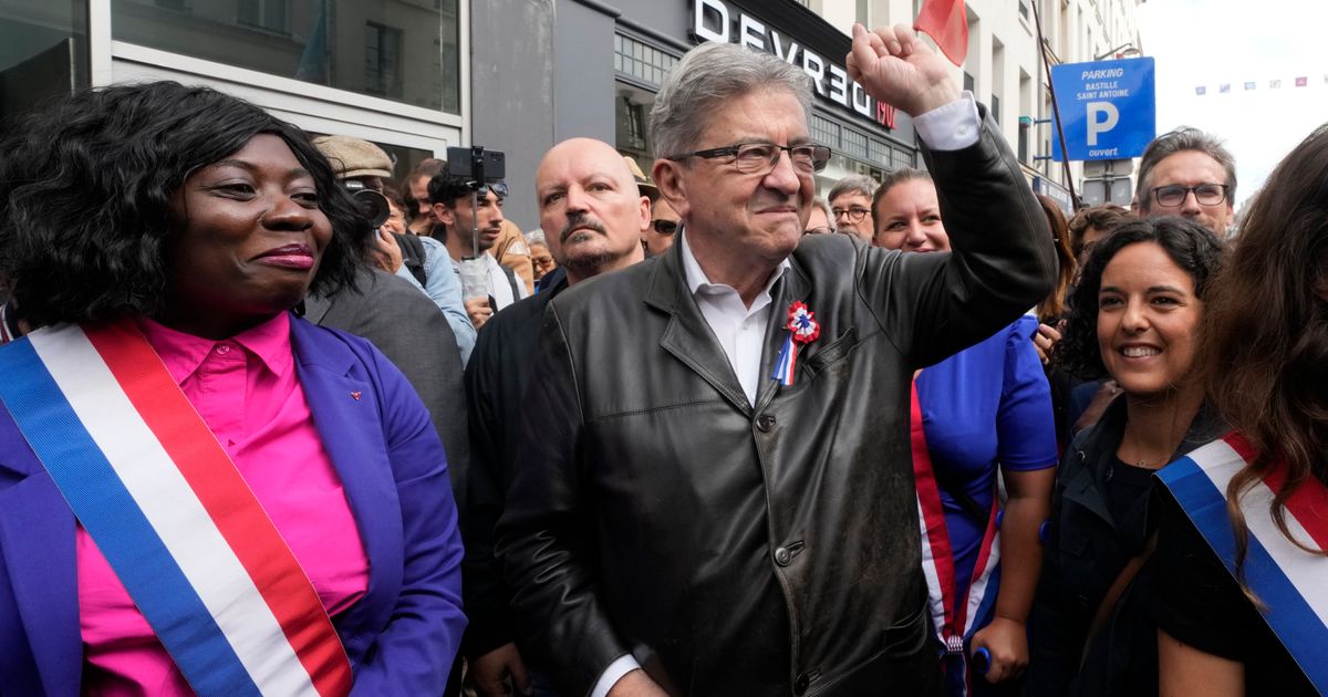 Manifestantes protestan en Francia contra el nombramiento de Barnier como primer ministro