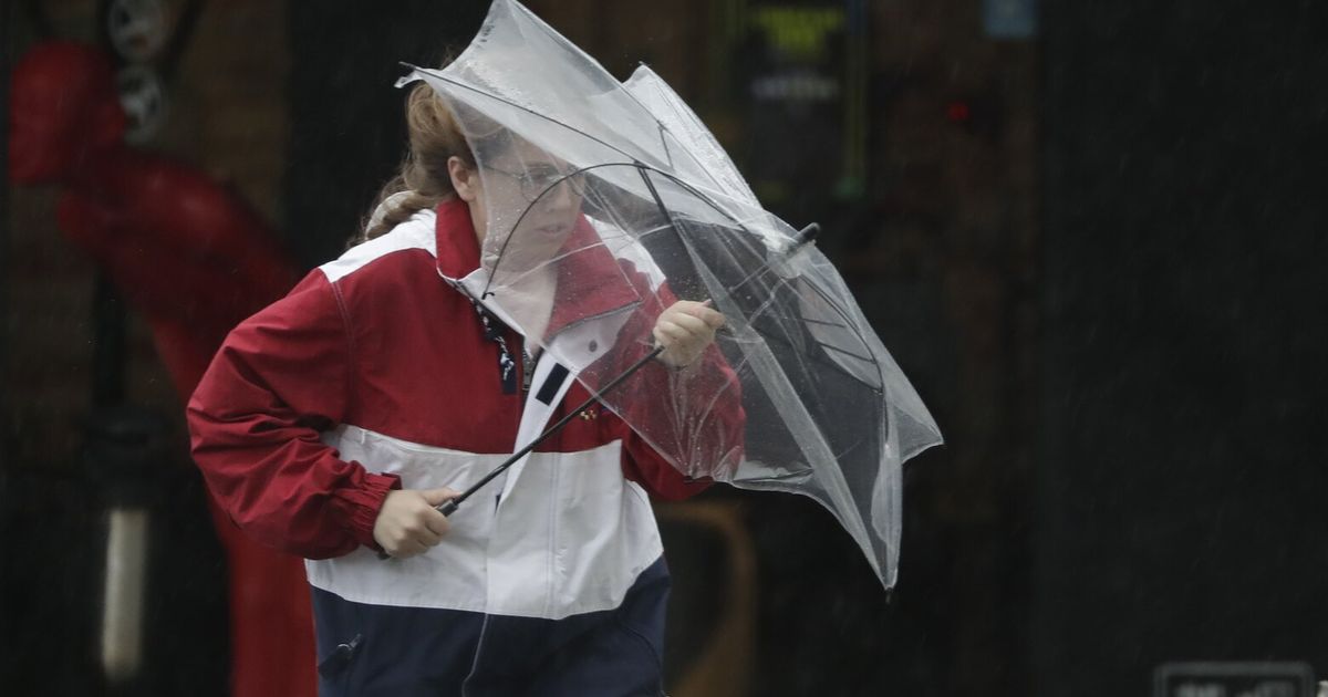 El tifón Krathon cierra partes de Taiwán por tercer día a medida que se acerca a la isla con lluvias extremas