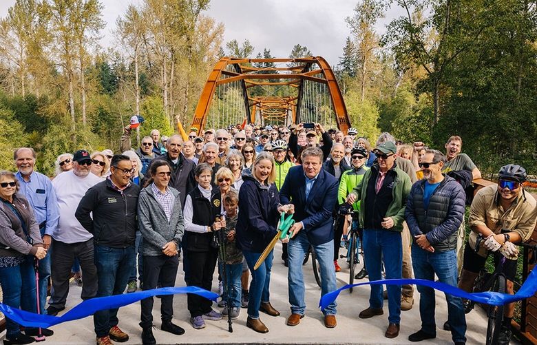 King County Parks’s new White River bridge connects two segments of the 22-mile Foothills Trail in King County and Pierce County.