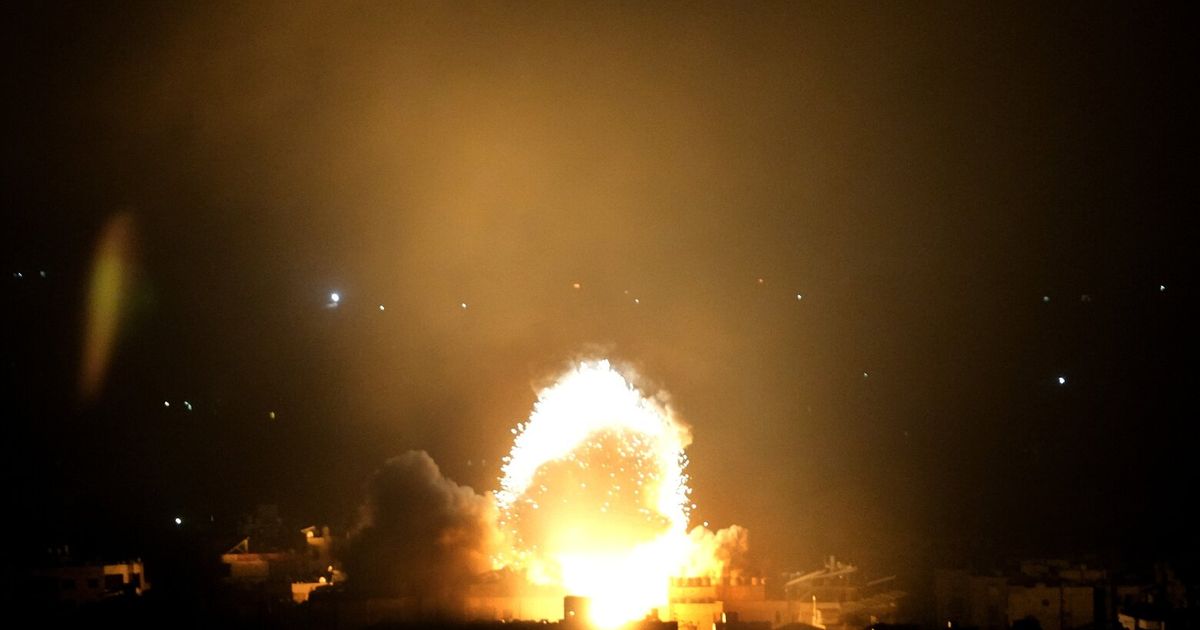 Israel amplía sus bombardeos en el Líbano mientras miles de personas huyen de una guerra cada vez más amplia