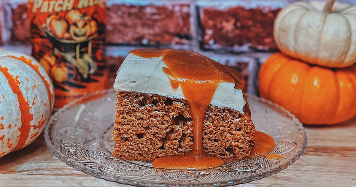 This pumpkin spice sheet cake embraces the flavors of fall