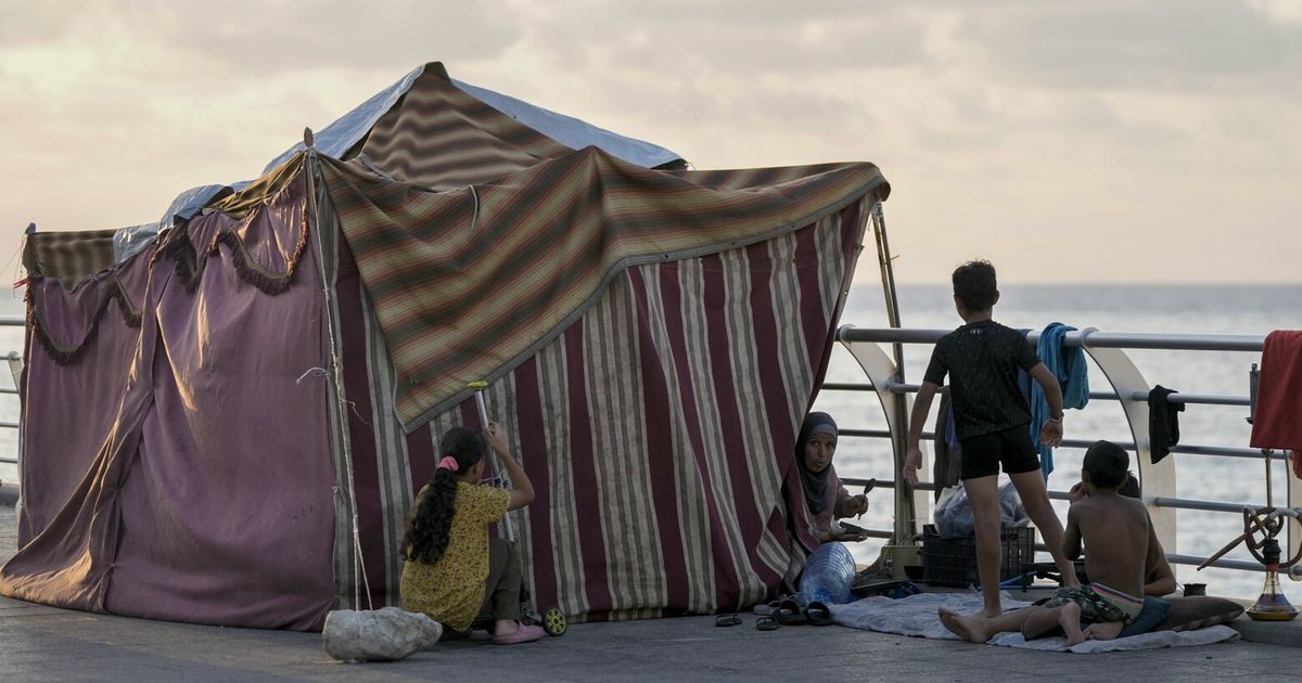 La ONU dice que más de 400.000 niños en el Líbano han sido desplazados en tres semanas por la guerra