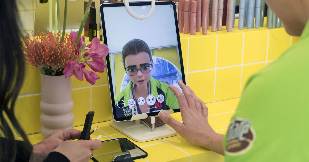 Meta is losing developers to Snap amid AR rivalry