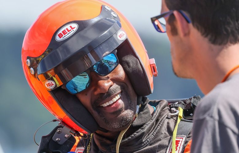 Brent Hall driver of Boitano Homes for Team Bucket List Racing Friday morning during the H1 qualifying runs on Lake Washington in Seattle, Washington on August 4, 2023.