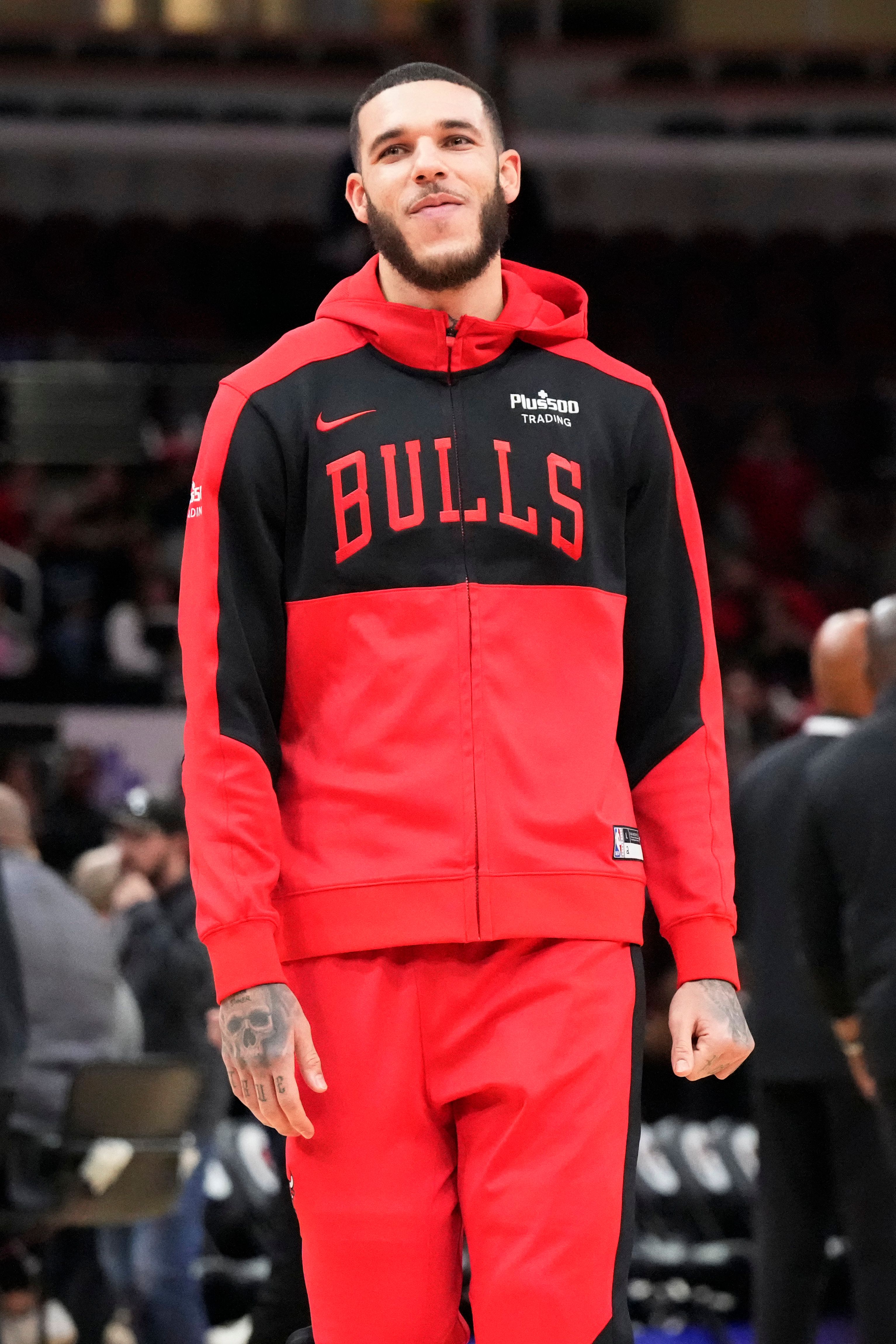 Lonzo Ball makes long awaited return from knee injuries scores 10 in Bulls preseason game The Seattle Times