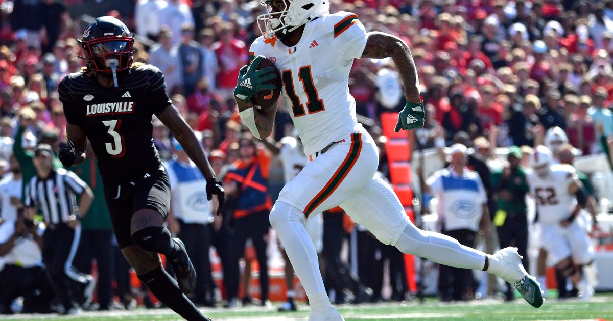 Cam Ward throws for 4 touchdowns, No. 6 Miami survives Louisville comeback bids for wild 5245