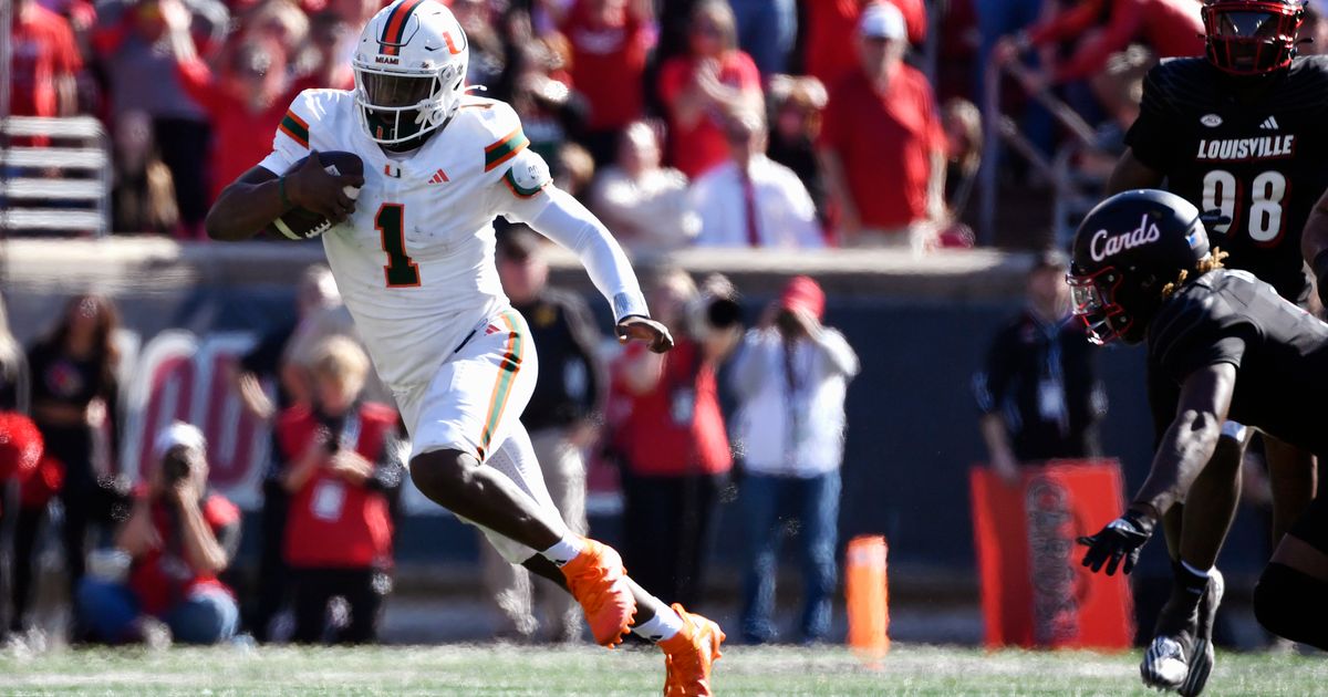Cam Ward throws for 4 touchdowns, No. 6 Miami survives Louisville comeback bids for wild 5245