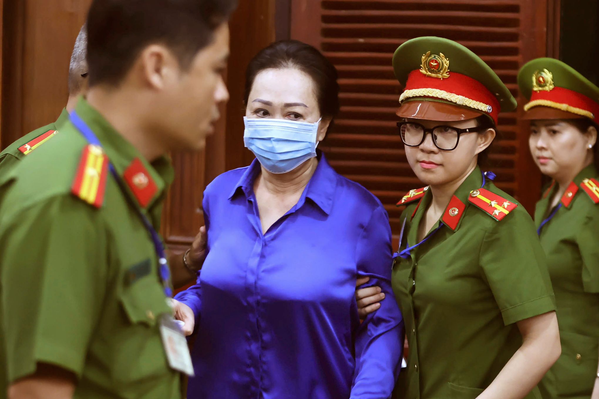 Vietnamese real estate tycoon sentenced to life for billions in fraud in  government graft crackdown | The Seattle Times