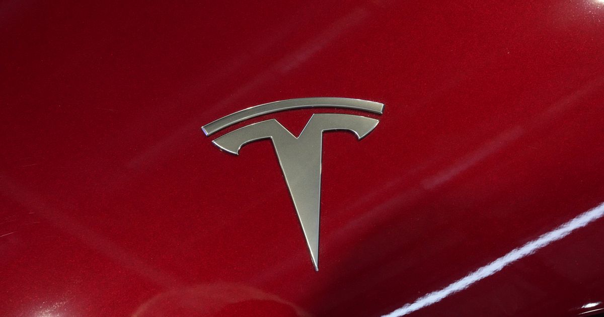 ‘Blade Runner 2049’ producers sue Elon Musk and Tesla over AI image at robotaxi event