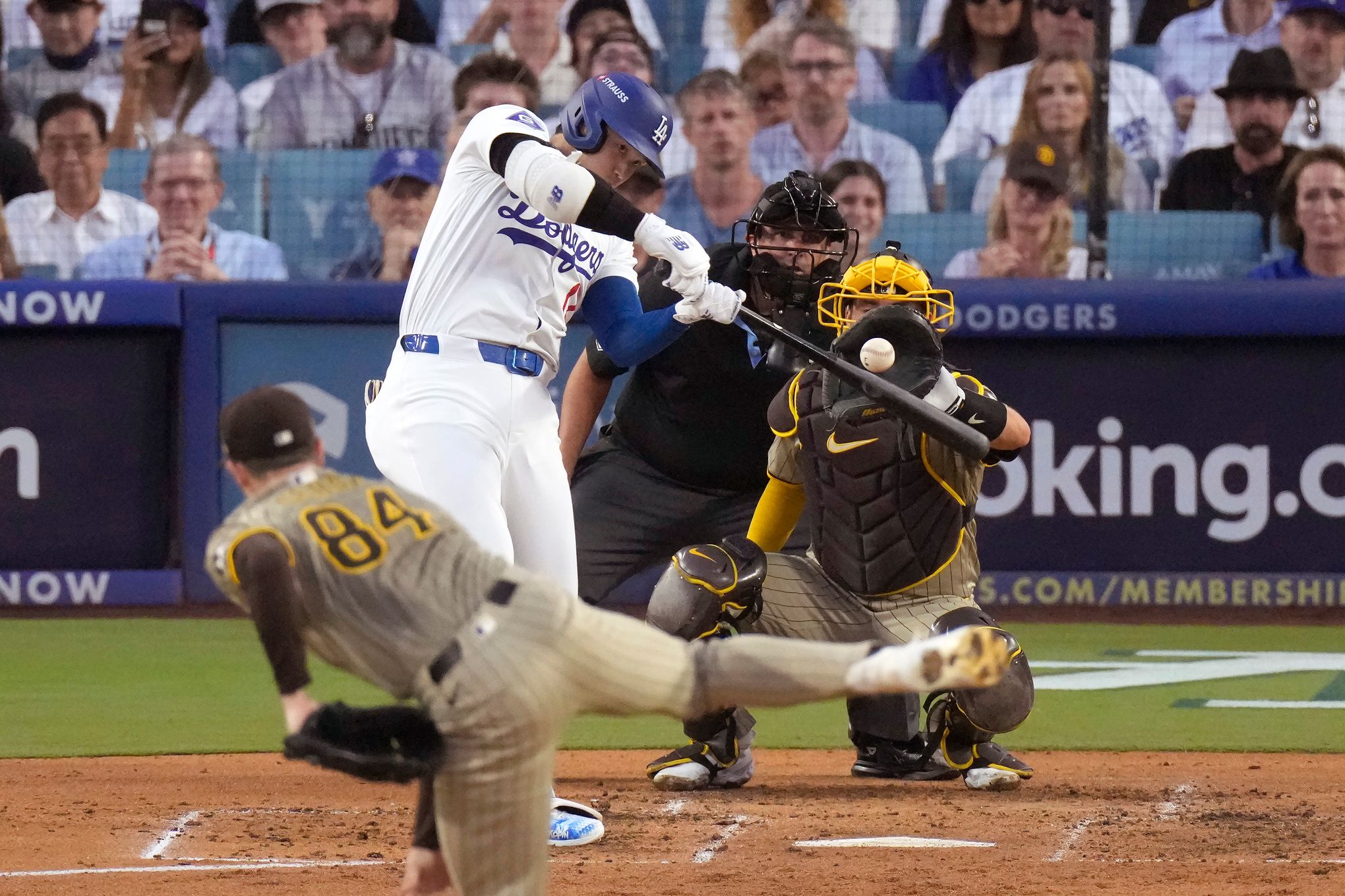 Ohtani homers in playoff debut and the Dodgers rally to beat the Padres 7-5  in NLDS opener | The Seattle Times