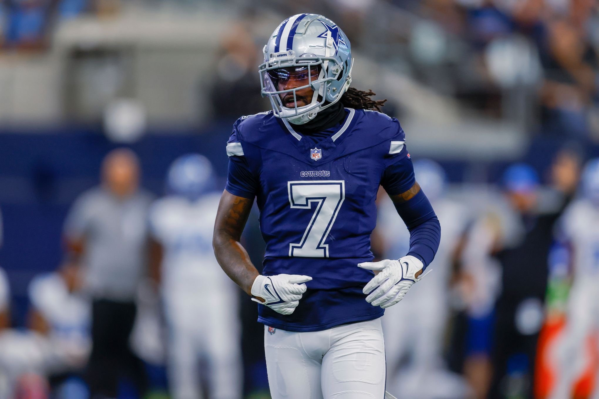 NFL BREAKING NEWS: Cowboys struggle ahead of Sunday Night Football as Trevon Diggs suffers knee injury, Daron Bland also goes on the injured list, and Micah Parsons faces off for the Packers — Dallas defense in danger of collapsing before Green Bay's explosion!
