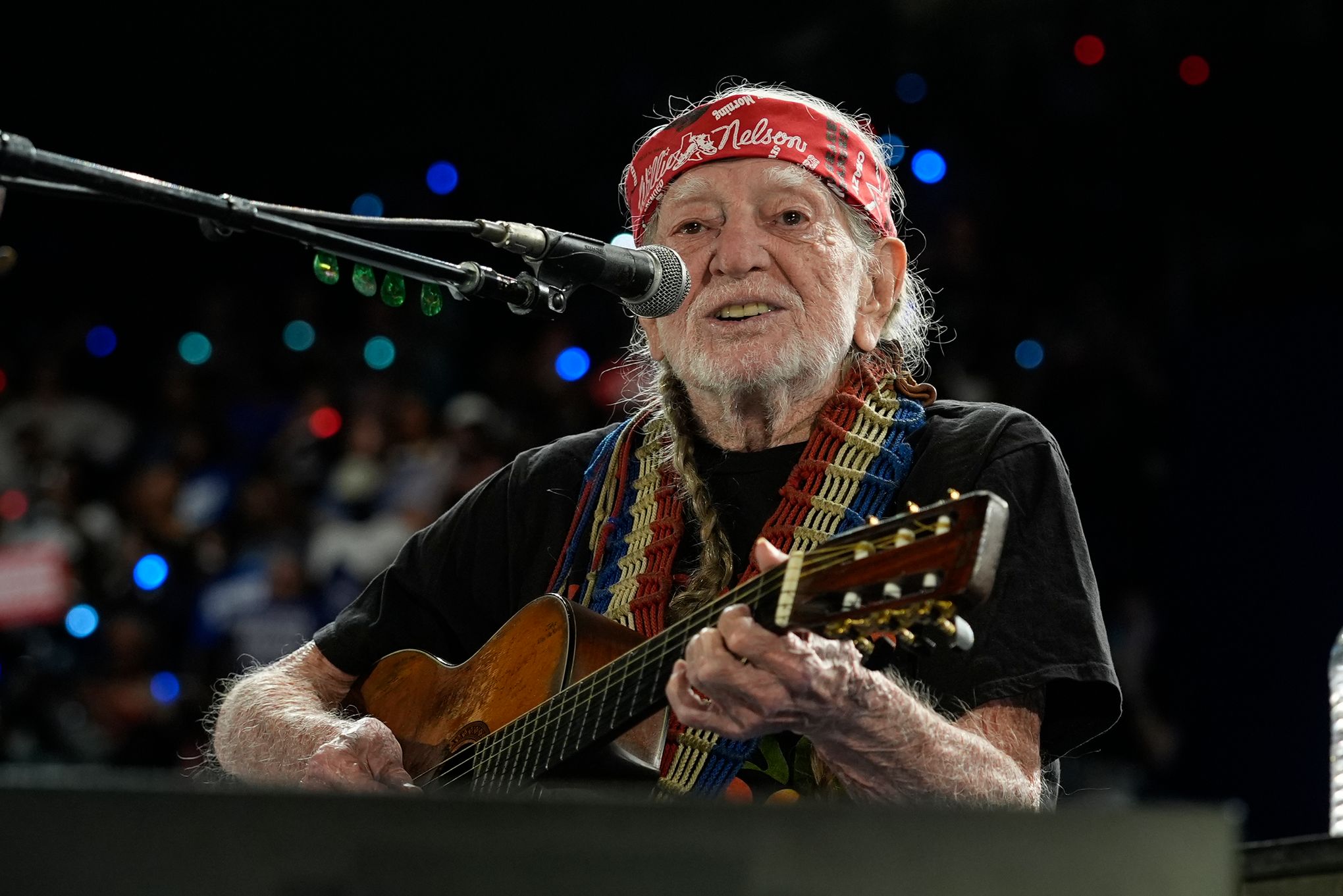 Willie Nelson on his new album, cannabis cookbook, Kris Kristofferson and  what makes a good song | The Seattle Times