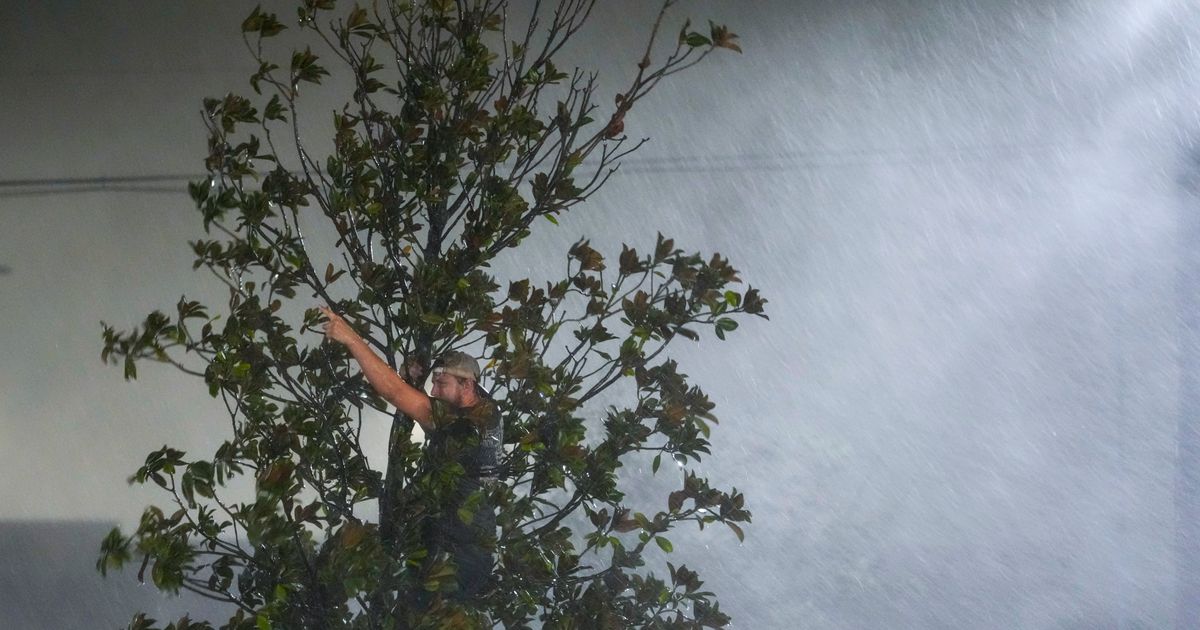 Milton damages the roof of the Rays’ stadium and forces NBA preseason game to be called off