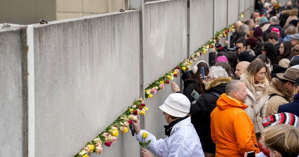 Tens of thousands celebrate fall of the Berlin Wall 35 years ago with concerts and art installations