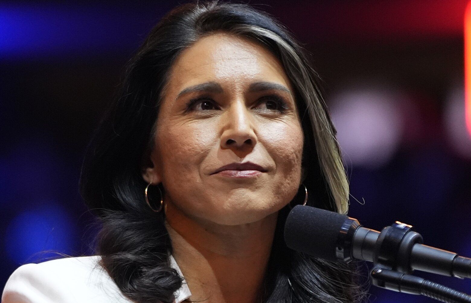 Former Officials Urge Closed-door Senate Hearings On Tulsi Gabbard ...