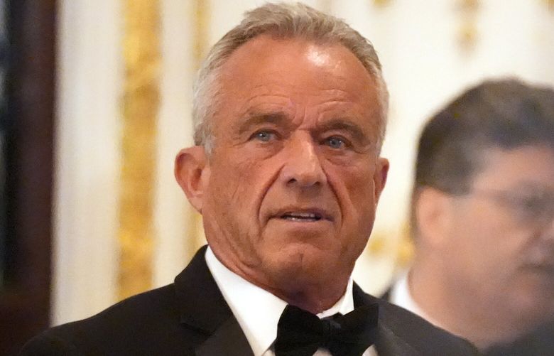 Robert F. Kennedy Jr., and his wife Cheryl Hines arrive before President-elect Donald Trump speaks during an America First Policy Institute gala at his Mar-a-Lago estate, Thursday, Nov. 14, 2024, in Palm Beach, Fla. (AP Photo/Alex Brandon) FLJE313 FLJE313