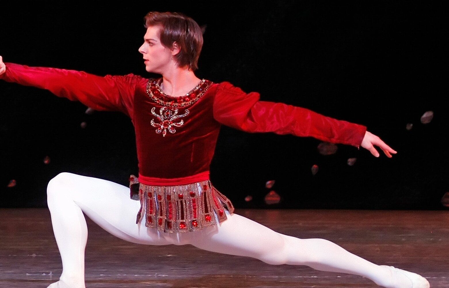 Russian ballet dancer Vladimir Shklyarov, 39, dies in fall from balcony