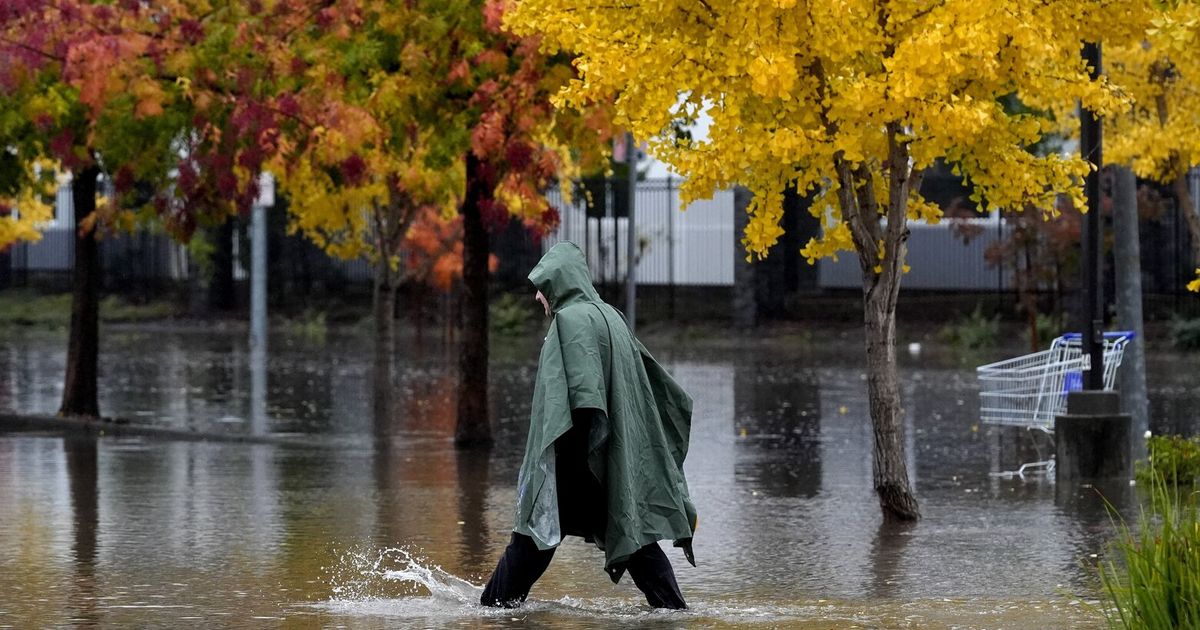 Northern California gets record rain and heavy snow. Many have been in the dark for days in Seattle