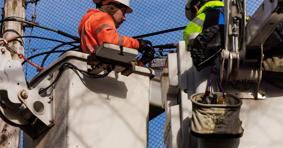 Internet providers silent on Seattle-area outage numbers after storm Internet providers silent on Seattle-area outage numbers after storm