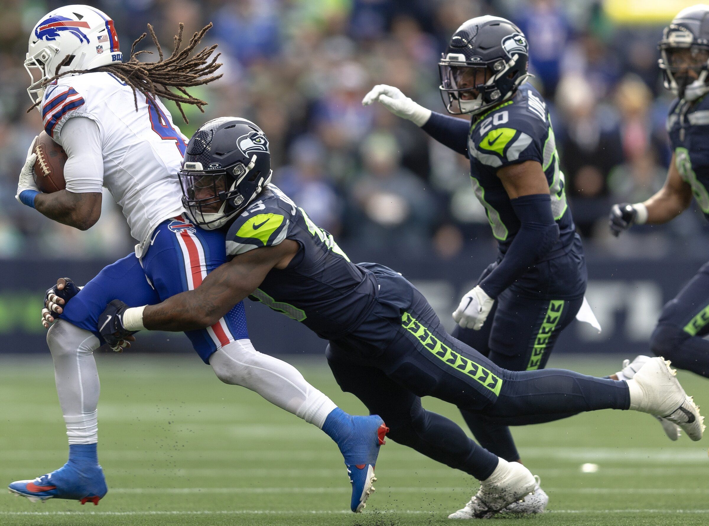 Is acquiring Ernest Jones IV the best in-season trade in Seahawks