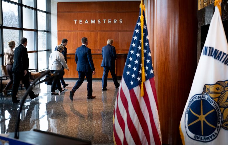 Schermata dell'interfaccia di gioco di un casinò online che mostra slot machine e giochi da tavolo