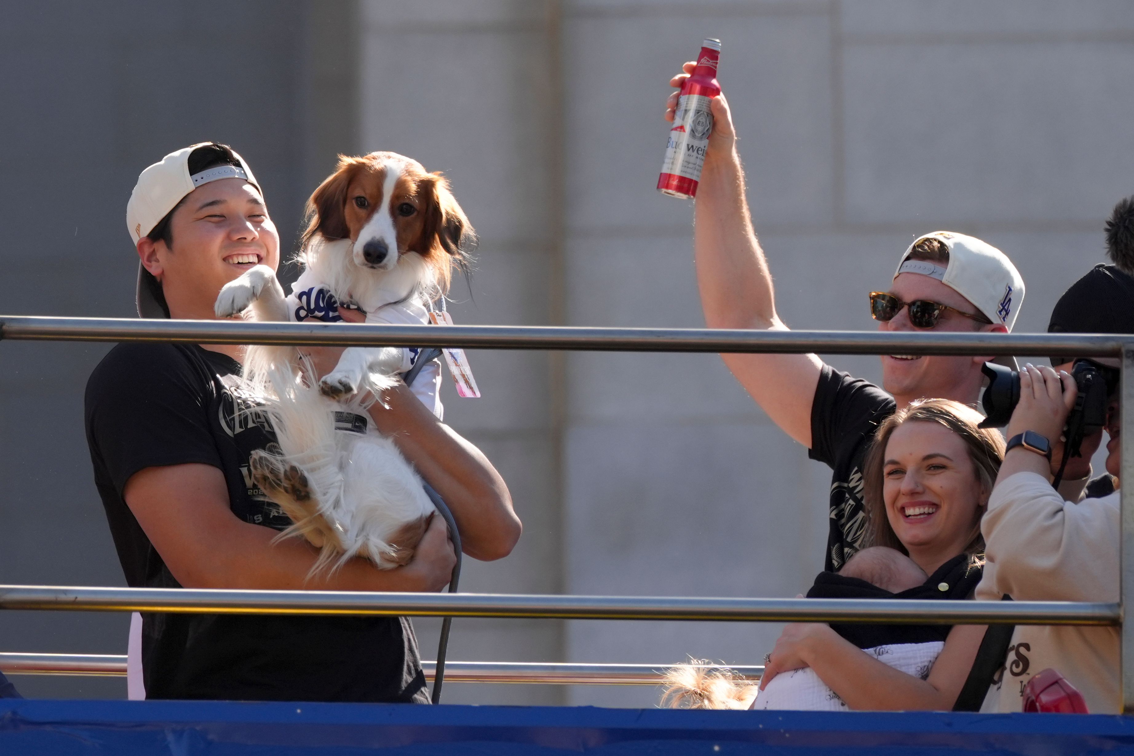 Shohei Ohtani brings his dog and addresses crowd in English as