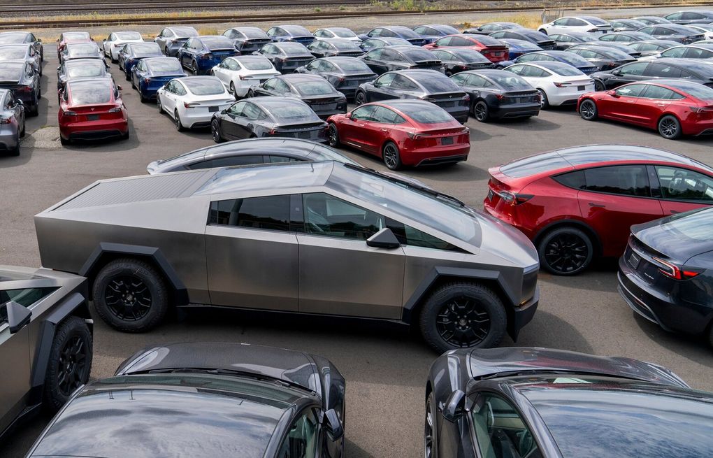 Once a must for wealthy Seattle liberals, Teslas feel an Elon backlash | The Seattle Times