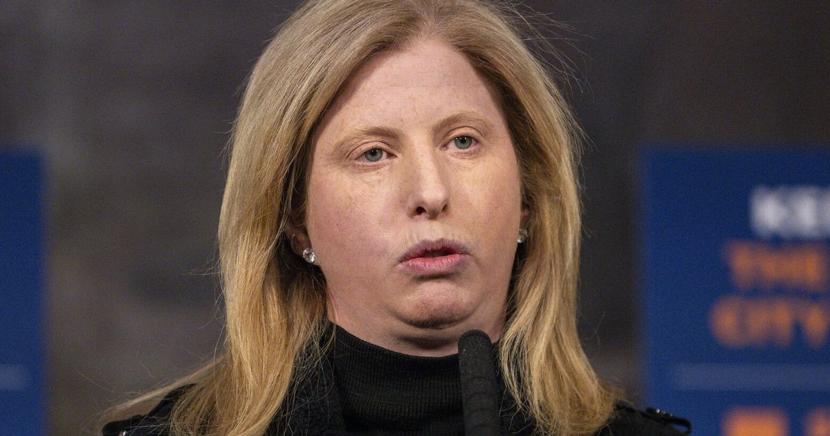 Gun found on suspect in killing of UnitedHealthcare CEO matches shell ...