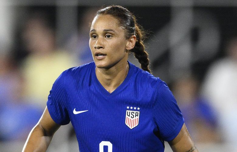 United States forward Lynn Williams (8) in action during the second half of an international friendly soccer match against Costa Rica, Tuesday, July 16, 2024, in Washington. The match ended in a 0-0 tie. (AP Photo/Nick Wass)