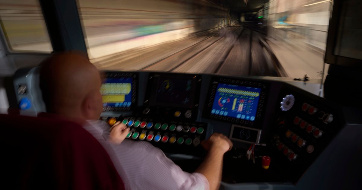 Barcelona subway recycles energy from braking into power to charge electric cars