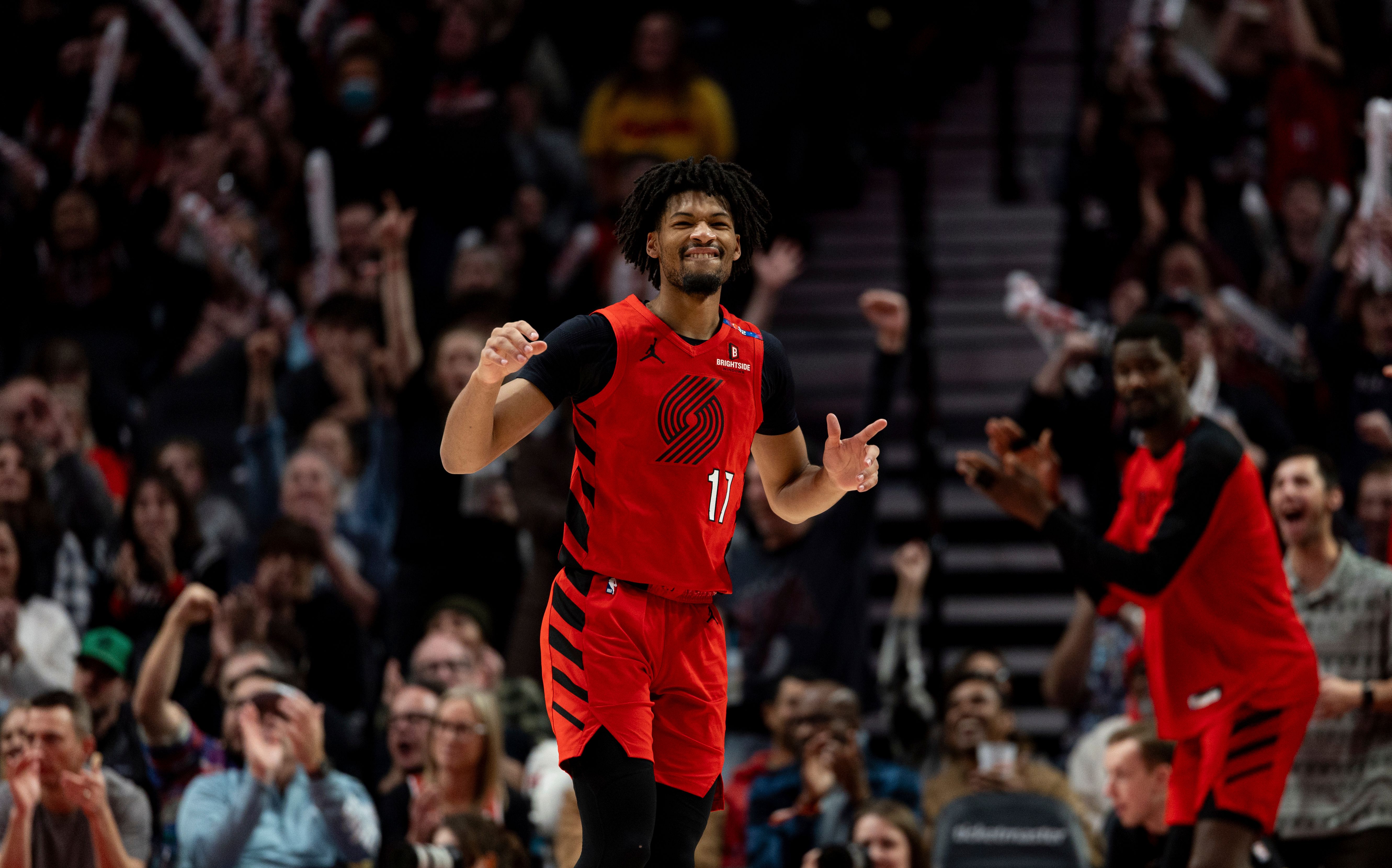 Henderson hits late jumper, Avdija and Sharpe each score 27 as